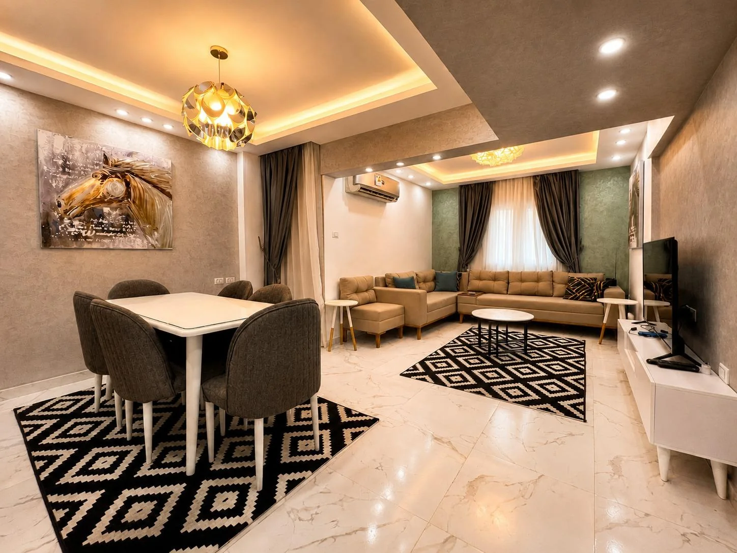 تشكل الدواليب المدمجة والخزائن الخشبية المطبخ وغرف النوم والمساحات المشتركة في دجلة بالمز.